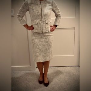Ann Taylor Women’s Coat and Pencil skirt set. Size 0